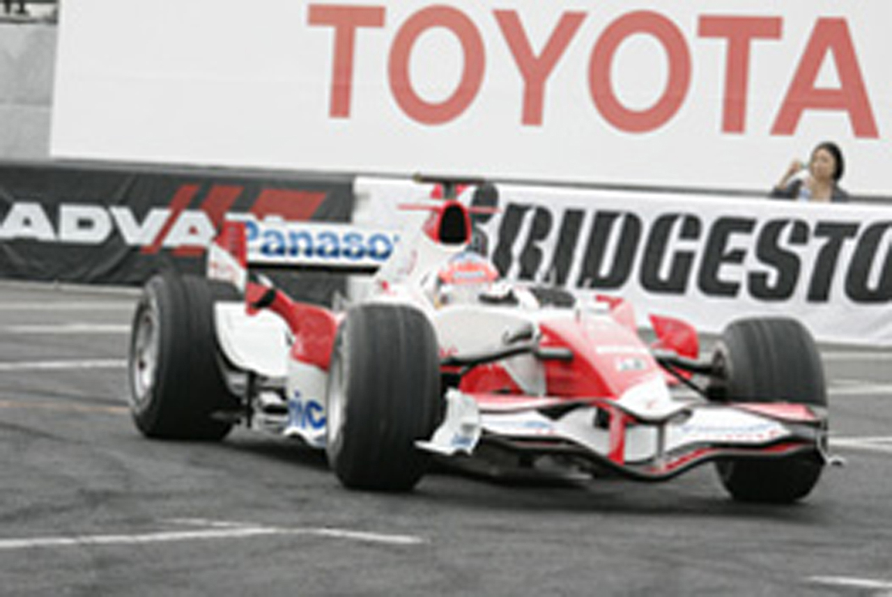ティモ・グロック F1デモ走行