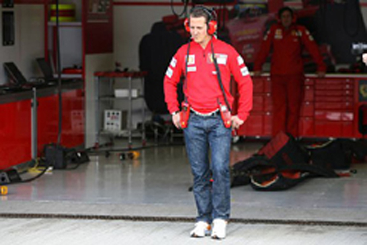 フェラーリのピットを訪れるミハエル・シューマッハ
