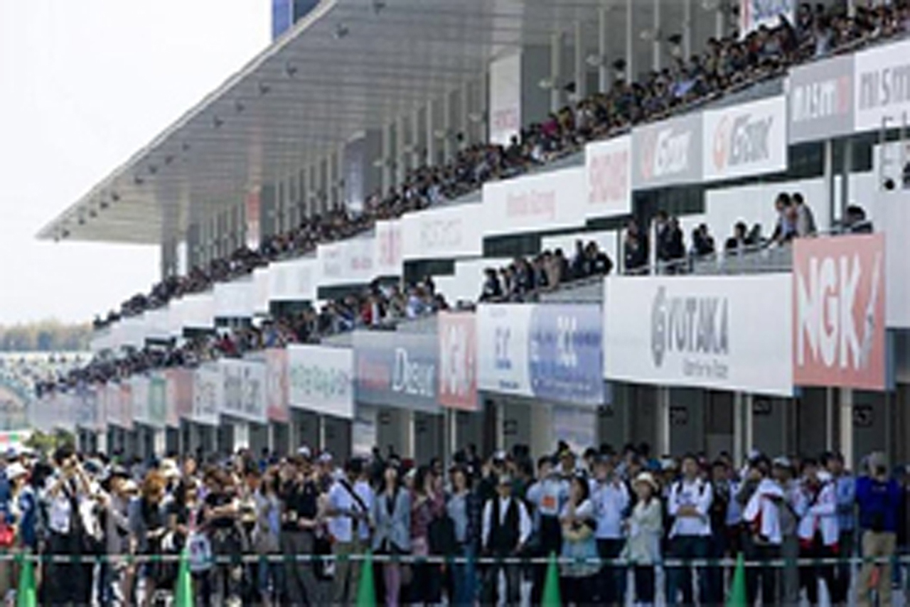 イベントには多くのモータースポーツファンが集まった