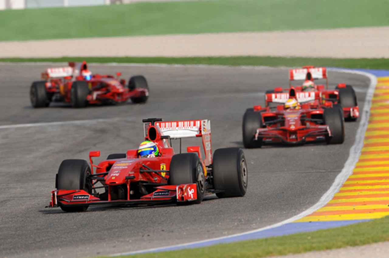 フェラーリF1マシンがパレードラン