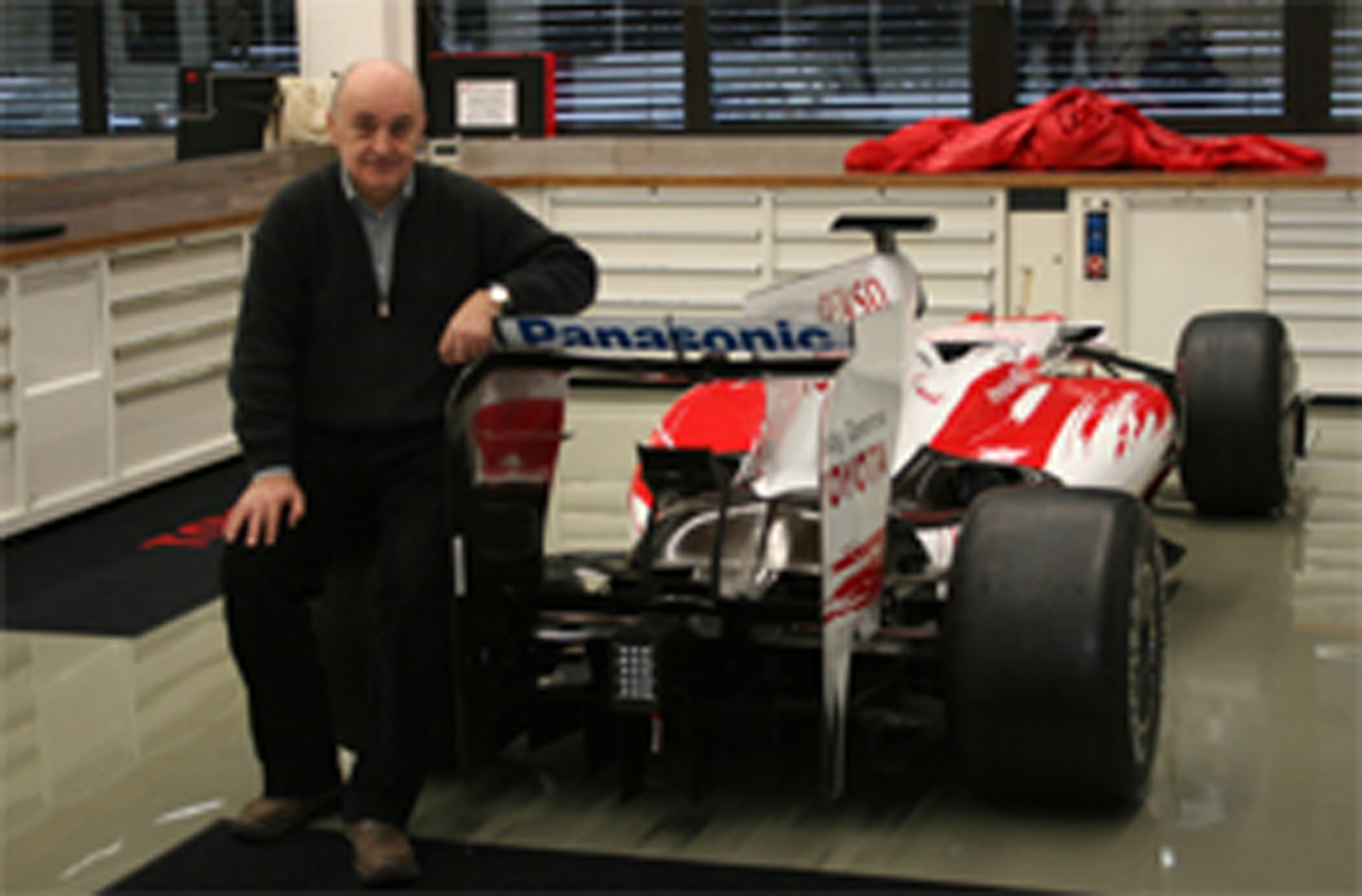 ステファンGPのチーム代表、トヨタF1チームを訪問