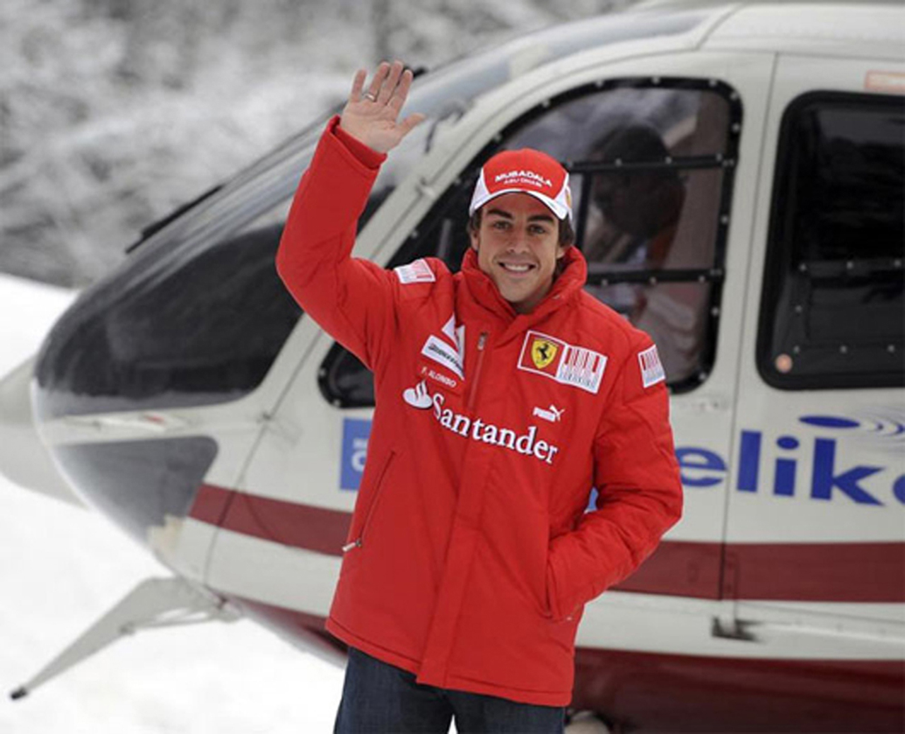 フェルナンド・アロンソ フェラーリのチームウェア姿を初披露