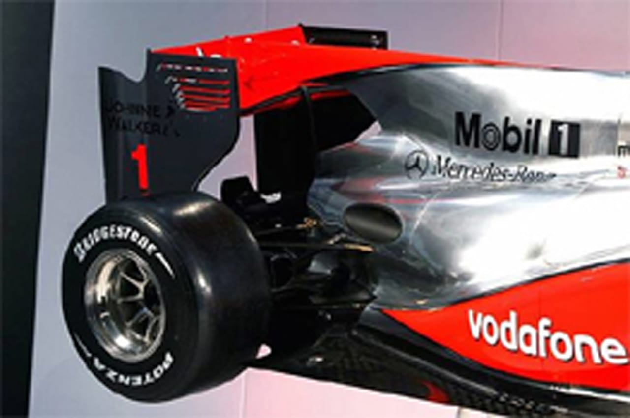 MP4-25 シャークフィン