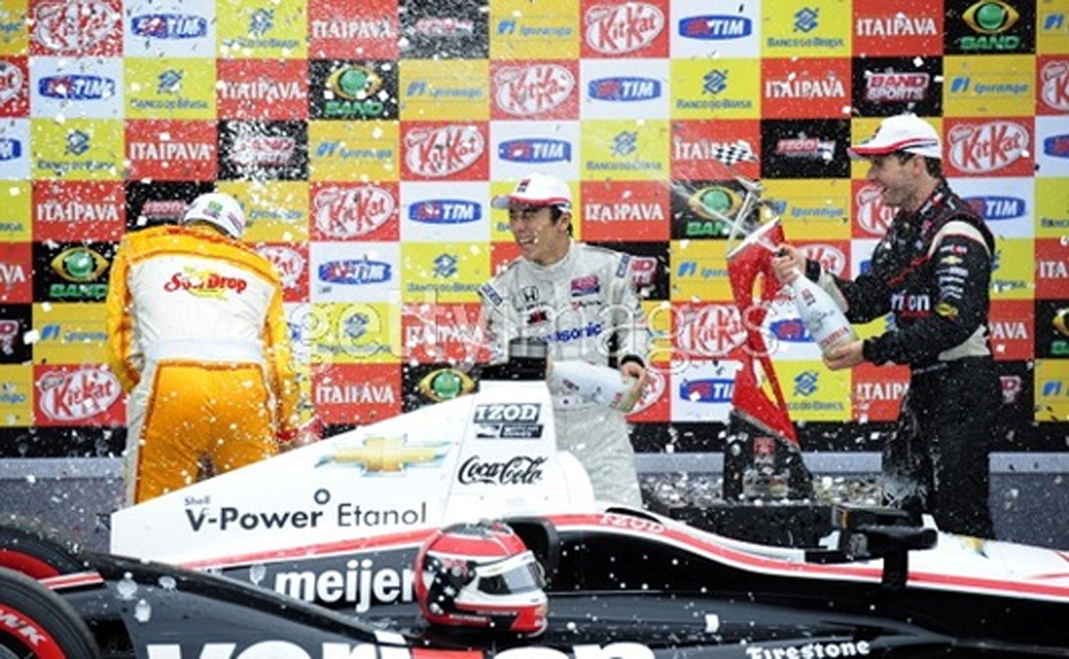 佐藤琢磨 インディカー 表彰台