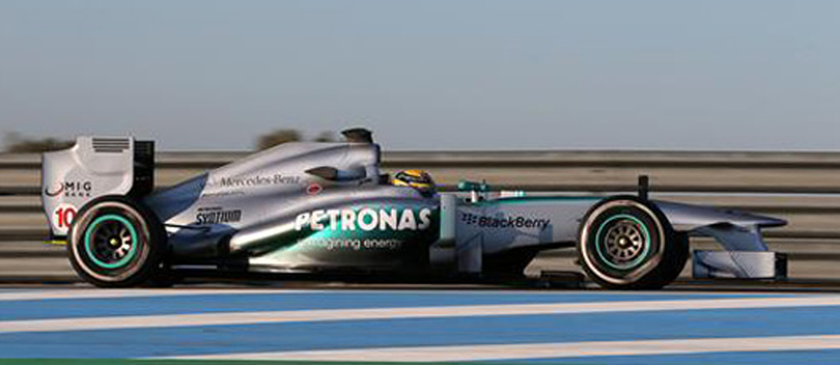 メルセデスAMG W04
