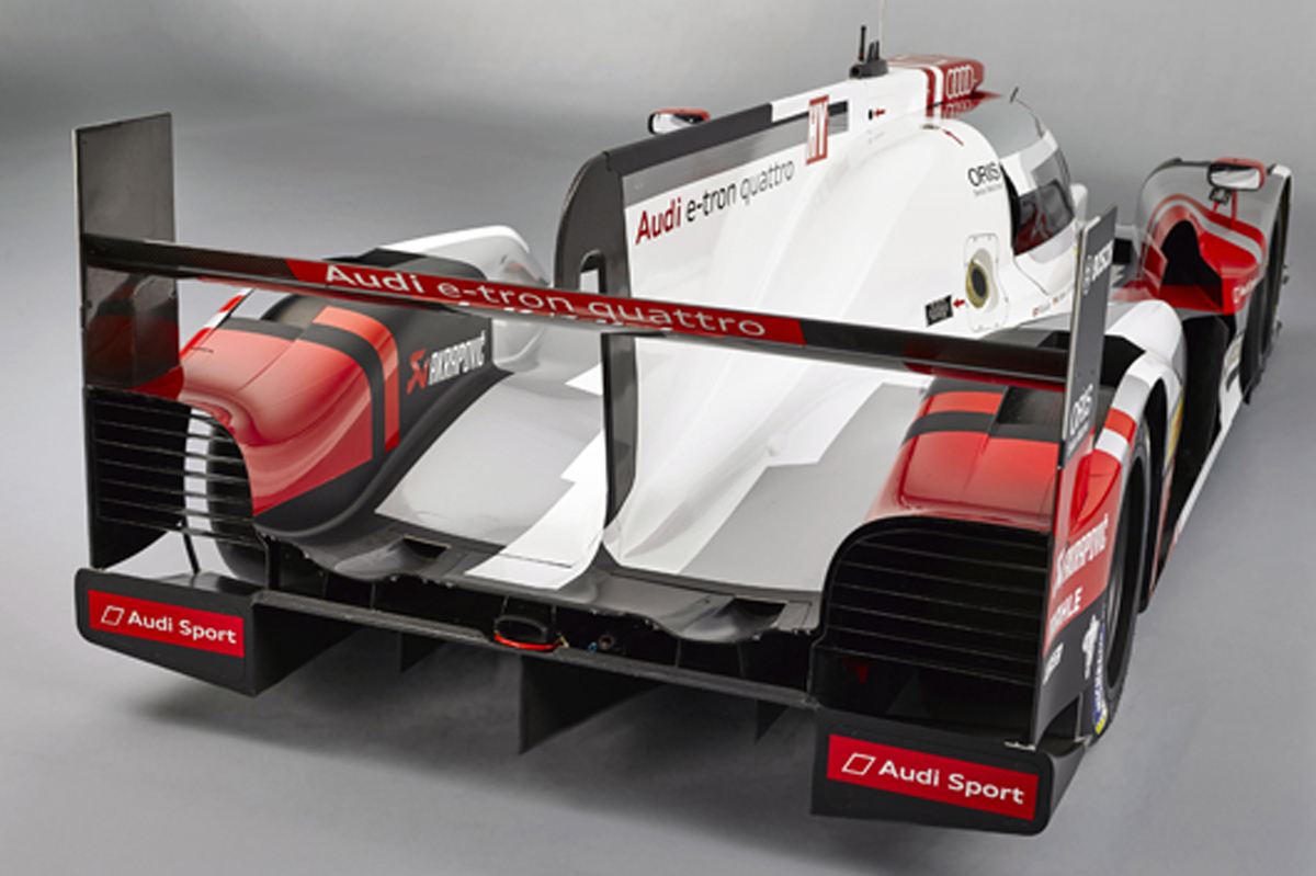 R18 e-tron クワトロ