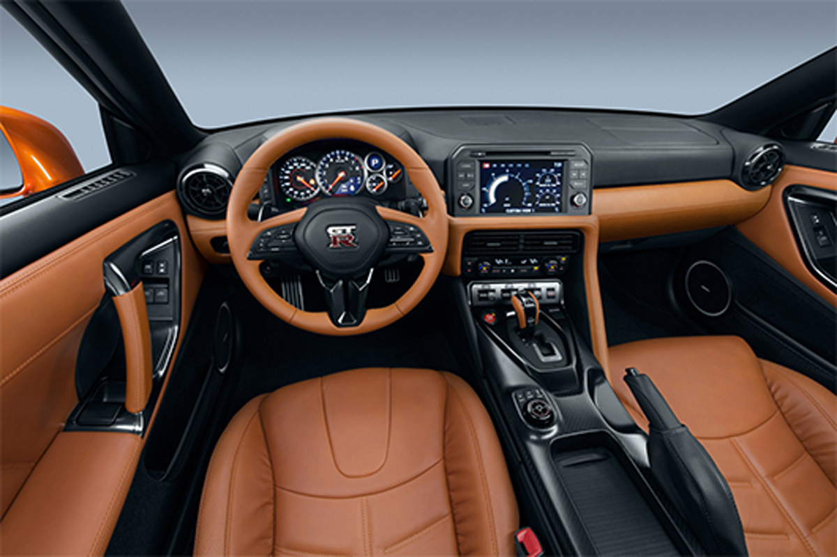 2017 NISSAN GT-R