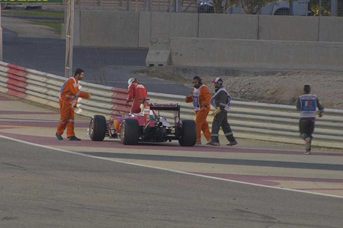セバスチャン・ベッテル リタイア 2016 F1 バーレーン