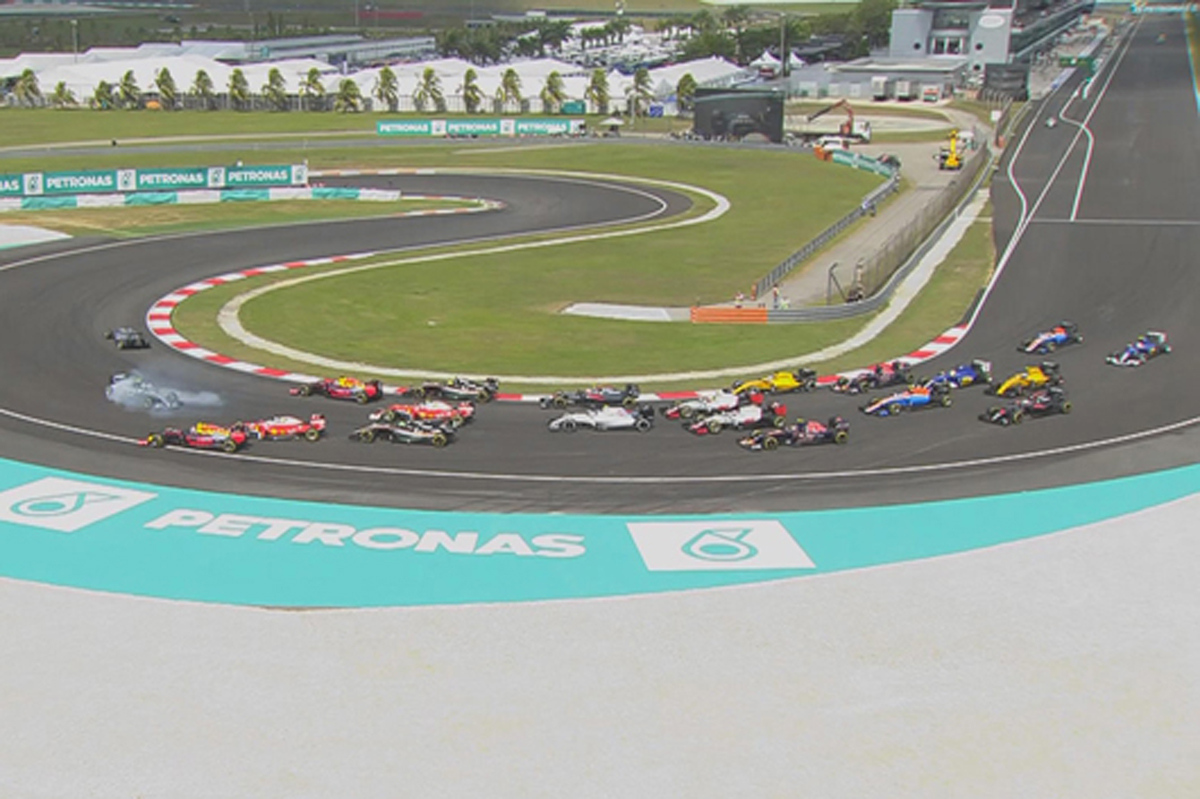 【動画】 セバスチャン・ベッテル、接触で0周リタイア / F1マレーシアGP