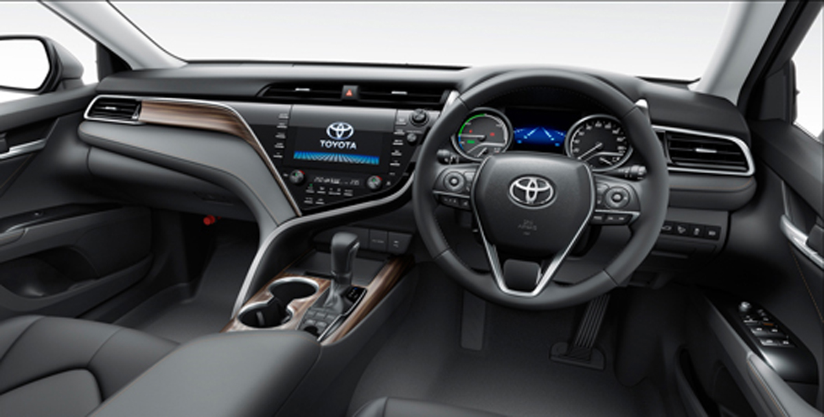 トヨタ 新型カムリ