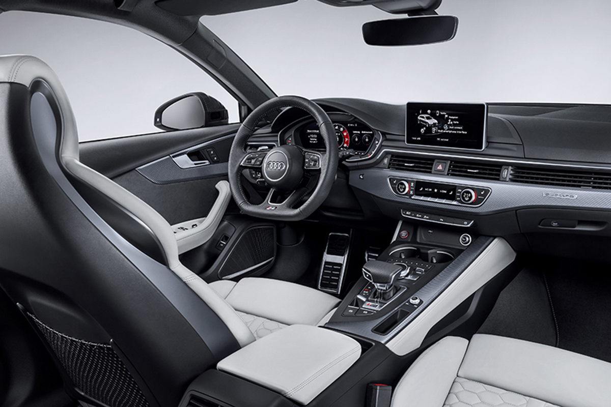アウディ RS4 アバント