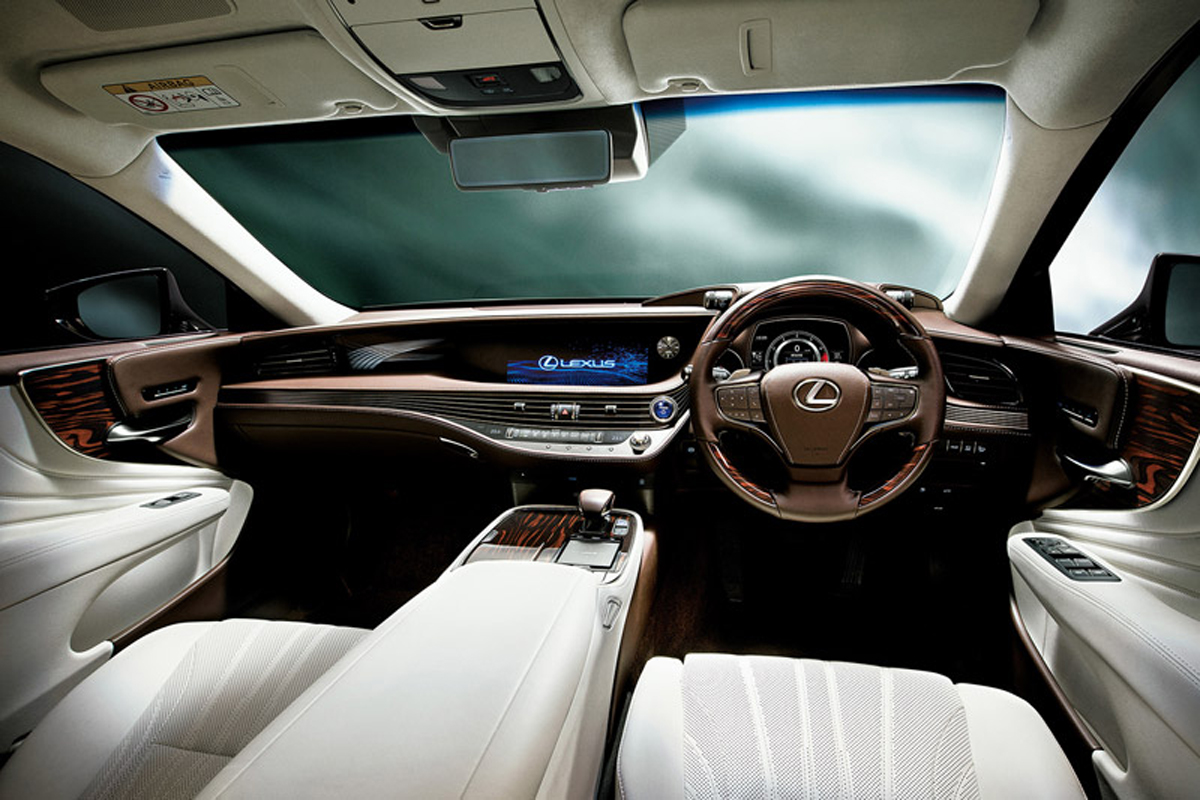 Lexus LS