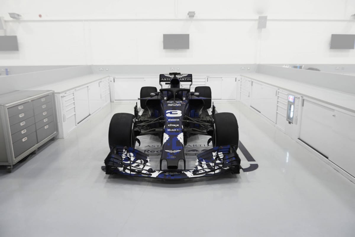 レッドブル RB14 (フロント)