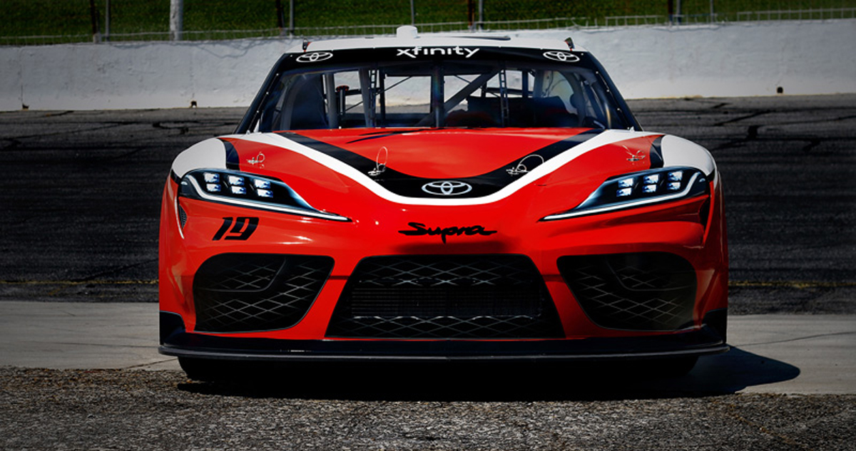 TOYOTA SUPRA NASCAR