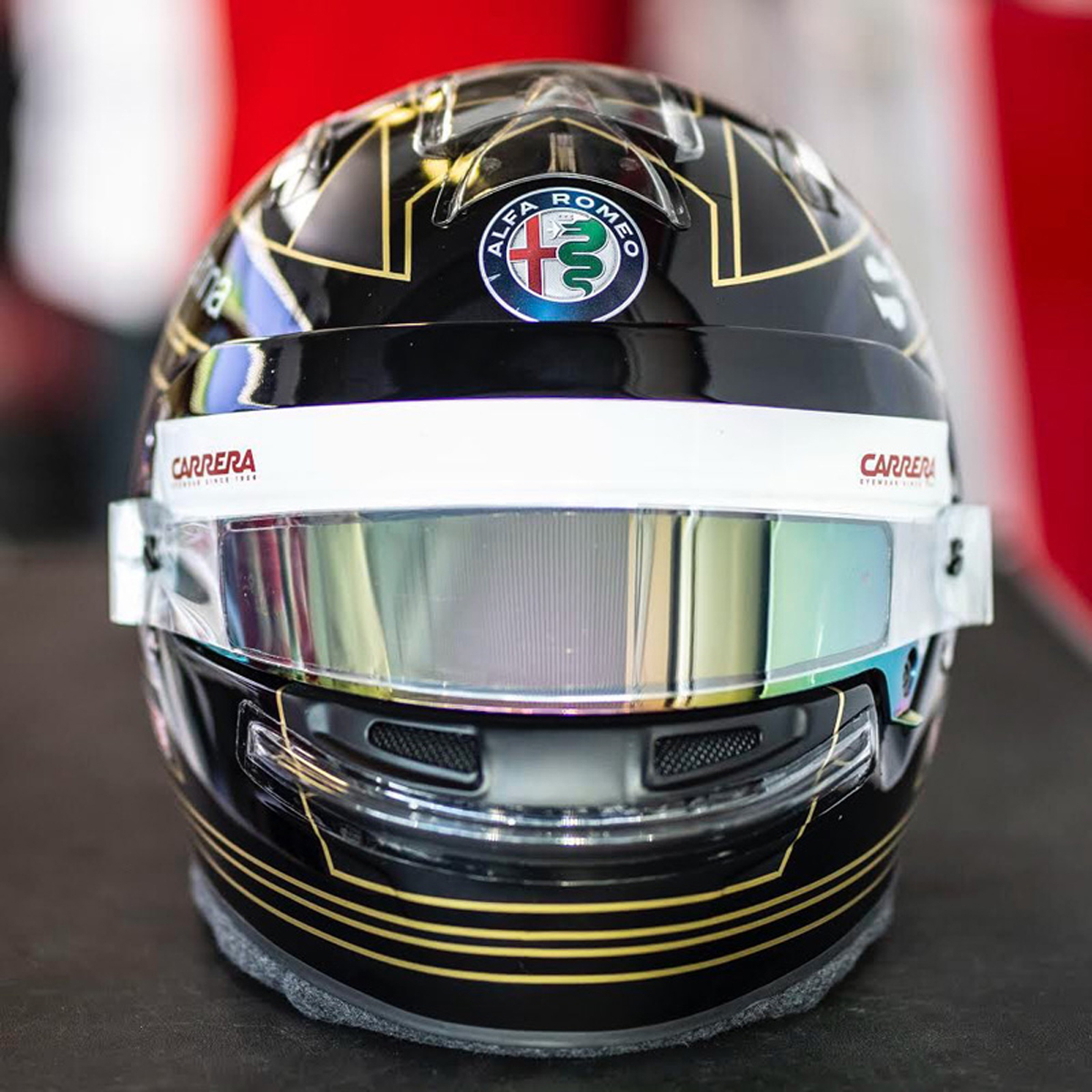 マーカス・エリクソン 2018年 F1アブダビGP ヘルメット ①