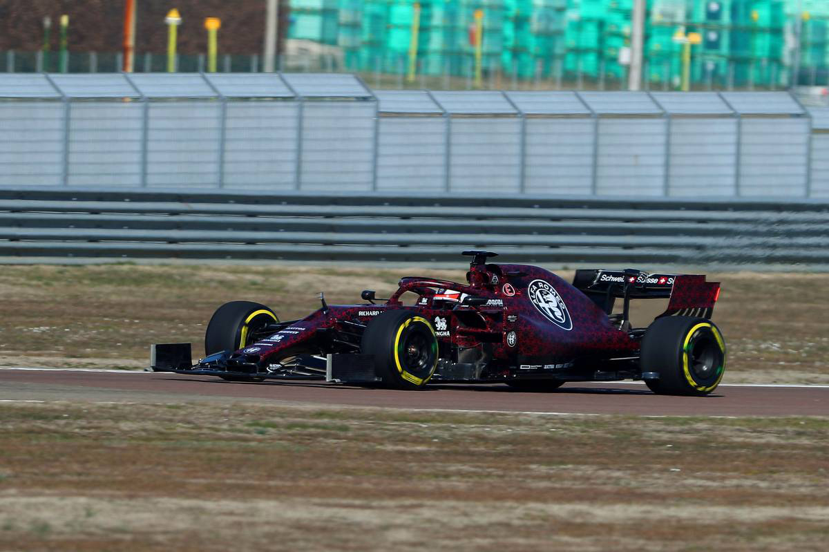 アルファロメオ・レーシング 2019年F1マシン ⑥