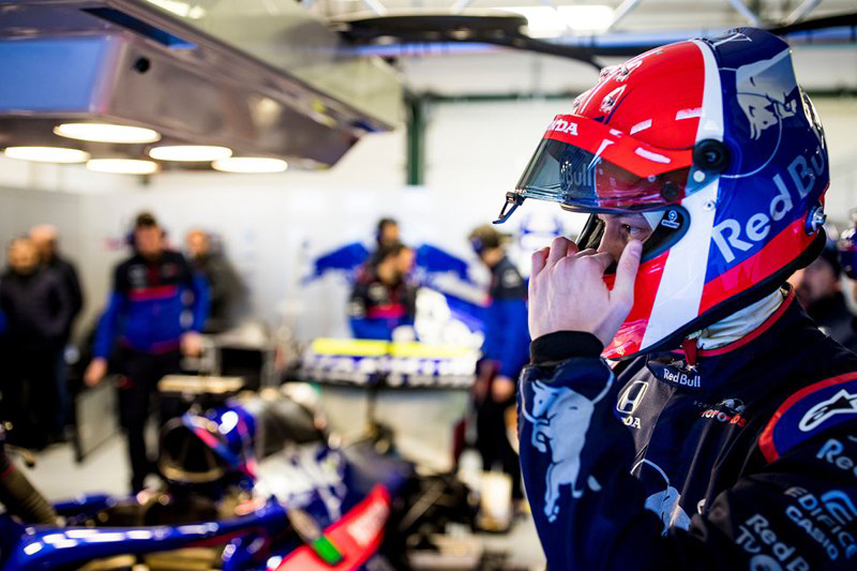 トロロッソ・ホンダ STR14 シェイクダウン ⑮