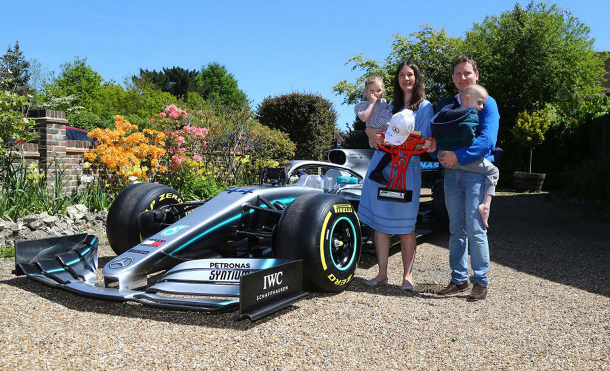 ハリー君に贈られたメルセデスAMG F1のF1マシン