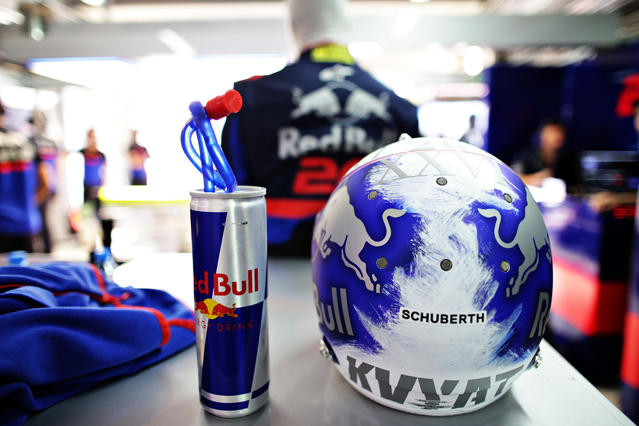 ダニール・クビアト F1ロシアGP ヘルメット