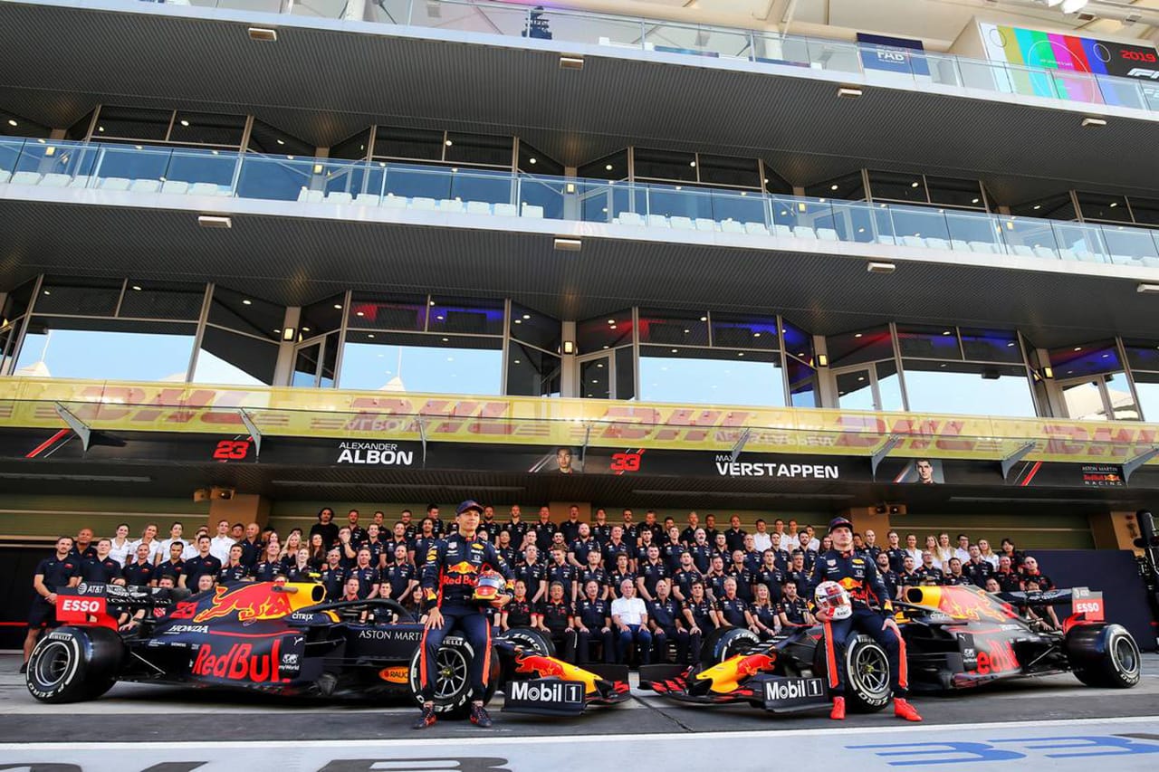 レッドブル・ホンダ 2019年 F1チーム集合写真