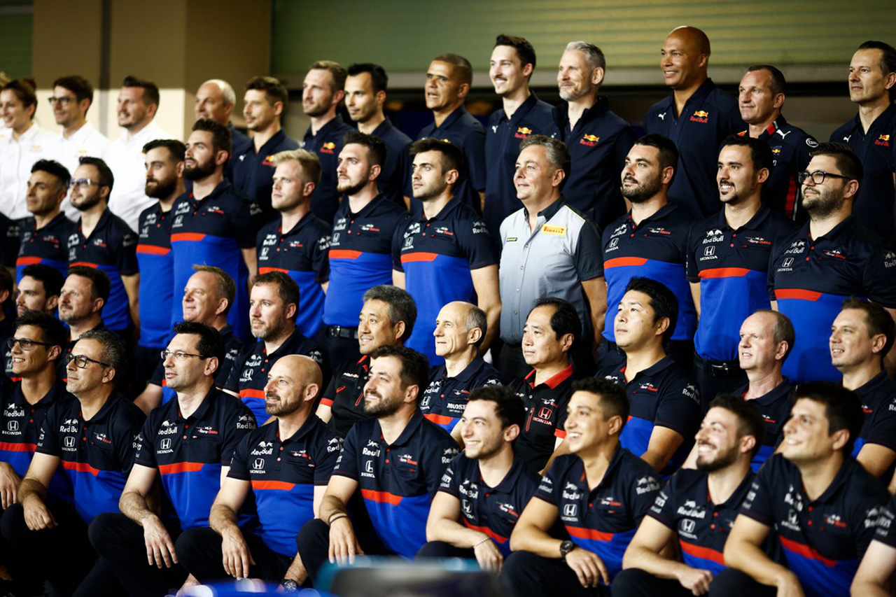 トロロッソ・ホンダ 2019年 F1チーム集合写真