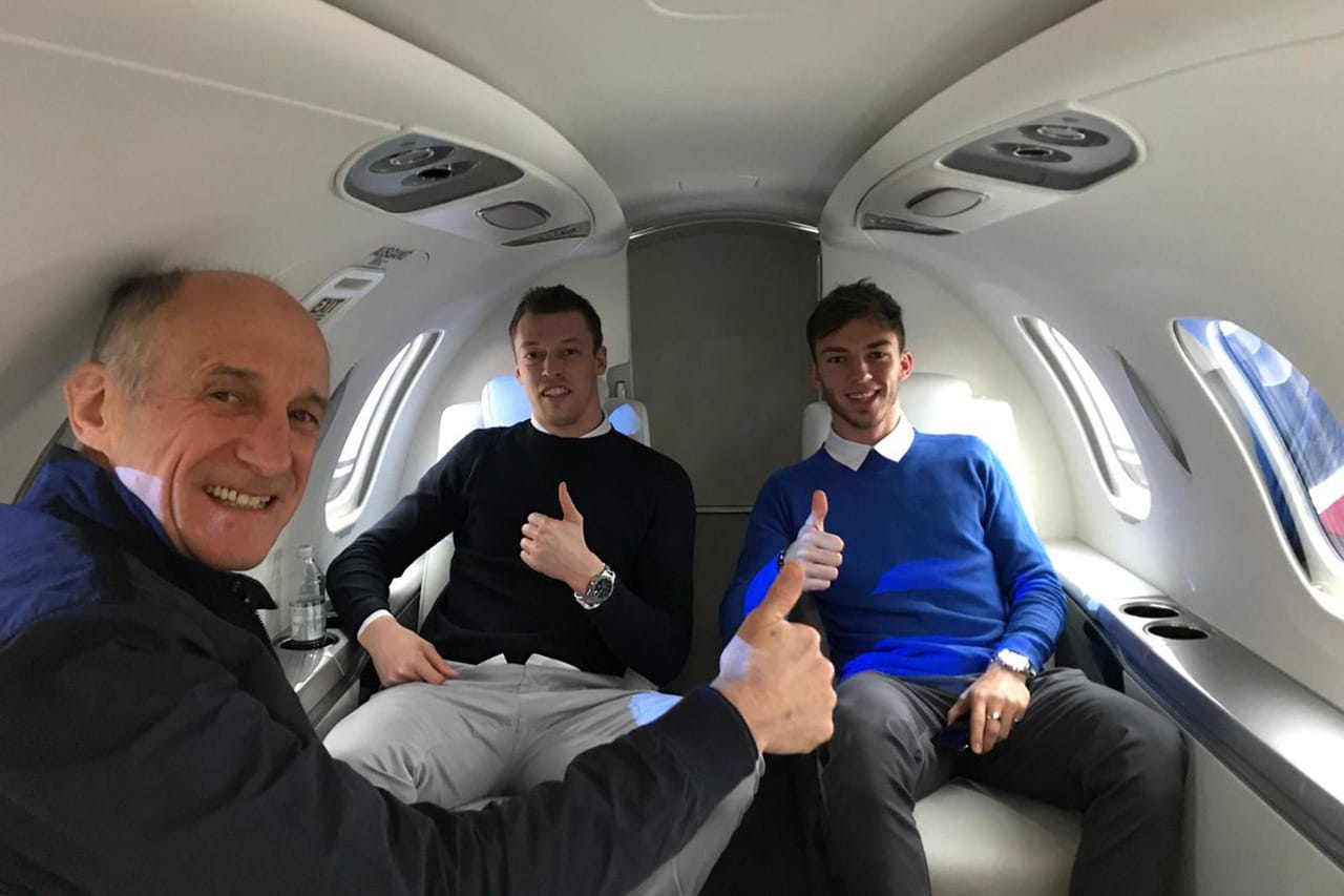 新生アルファタウリ・ホンダのF1ドライバーを務めるピエール・ガスリーとダニール・クビアト、F1チーム代表のフランツ・トスト