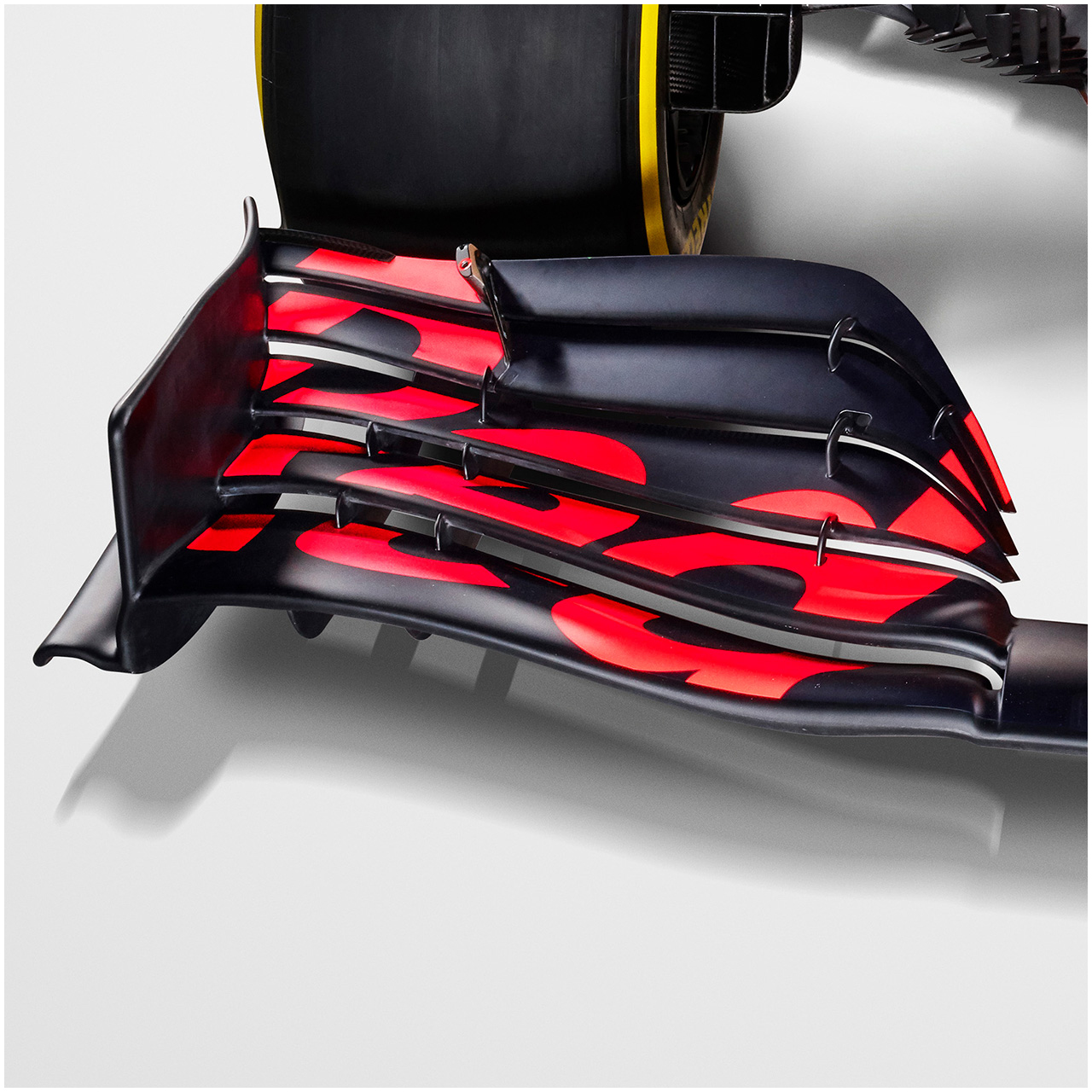 レッドブル・ホンダ RB16:フロントウイング / 2020年F1マシン解説