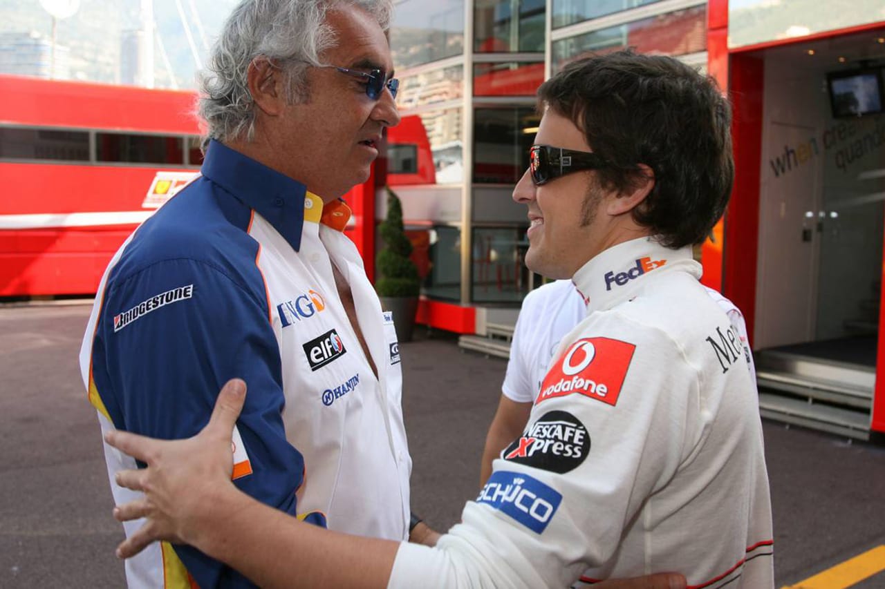 フェルナンド・アロンソとフラビオ・ブリアトーレ