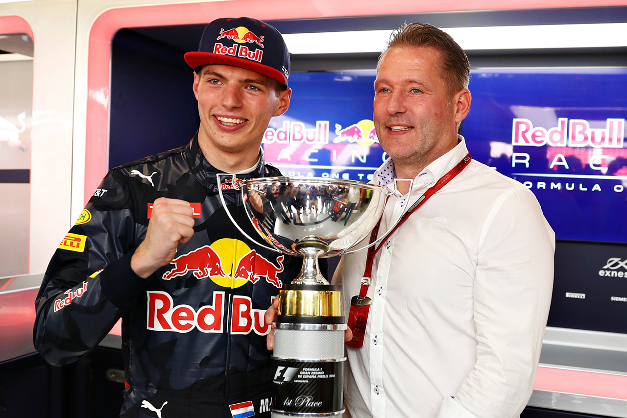 マックス・フェルスタッペン:父親のヨス・フェルスタッペンと(2016年F1スペインGP)