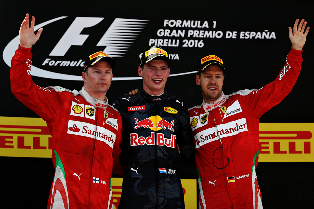 マックス・フェルスタッペン:優勝トロフィ(2016年F1スペインGP)