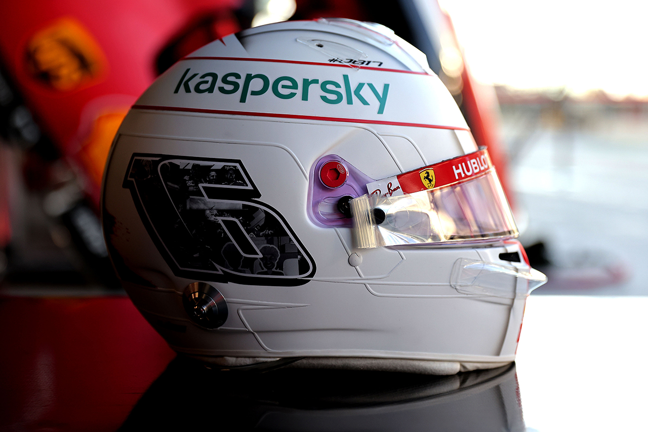 フェラーリ：シャルル・ルクレール 2020年 F1アブダビGP ヘルメット