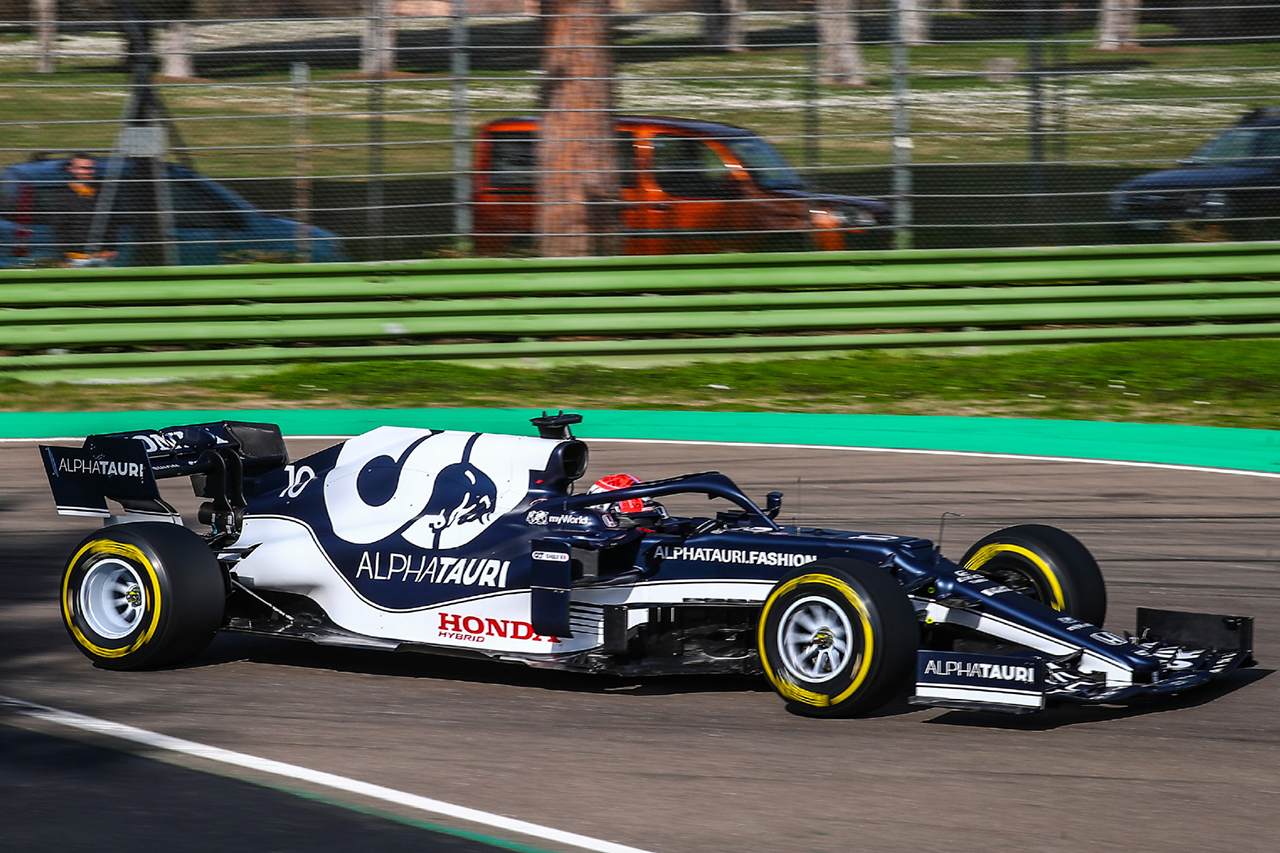 アルファタウリ・ホンダF1 AT02 シェイクダウン 画像