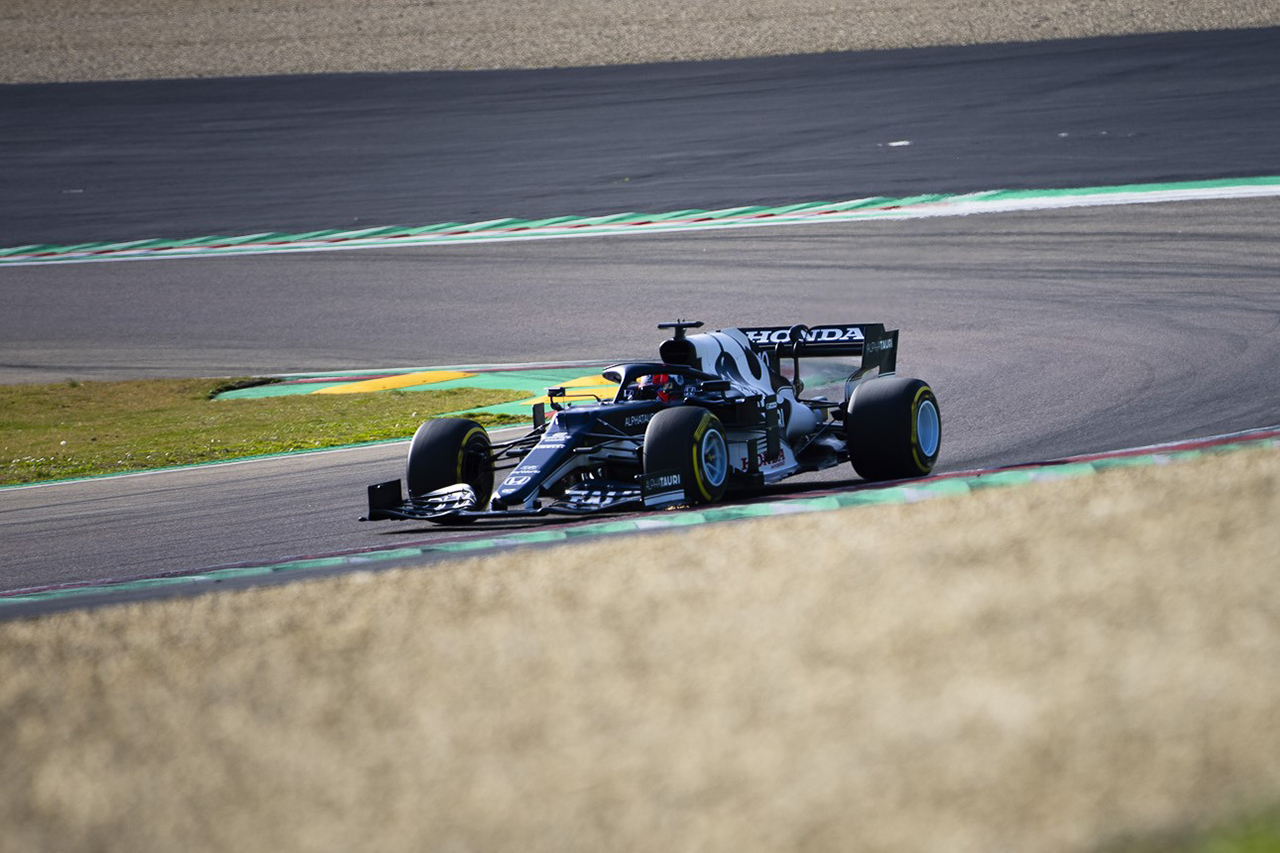 アルファタウリ・ホンダF1 AT02 シェイクダウン 画像