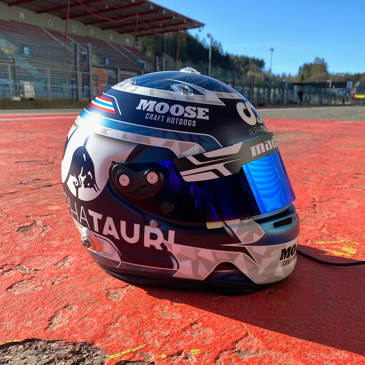 アレクサンダー・アルボン 2021年 ヘルメット(レッドブルF1)