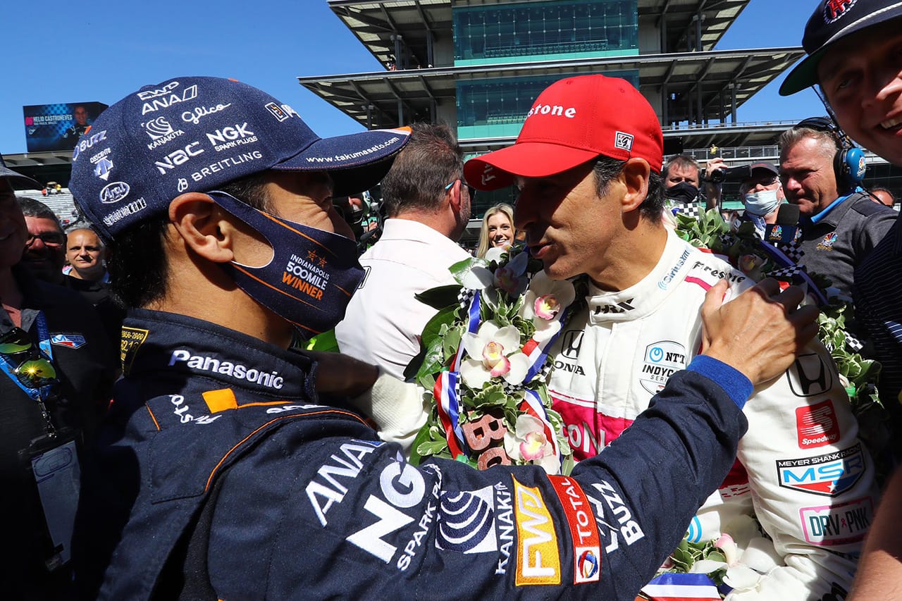 佐藤琢磨とエリオ・カストロネベス / 2021年 インディ500