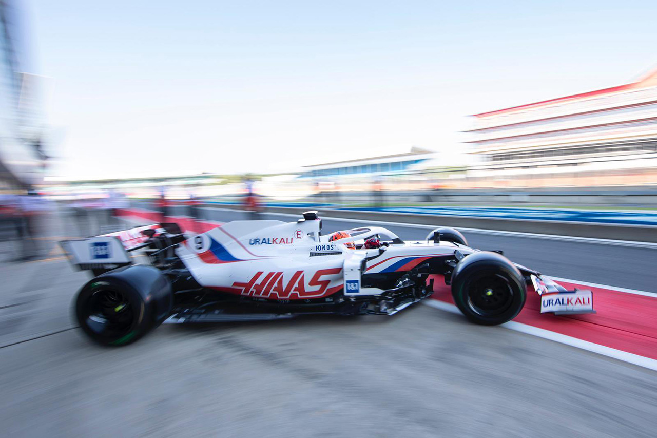 ハースF1 18インチタイヤテスト
