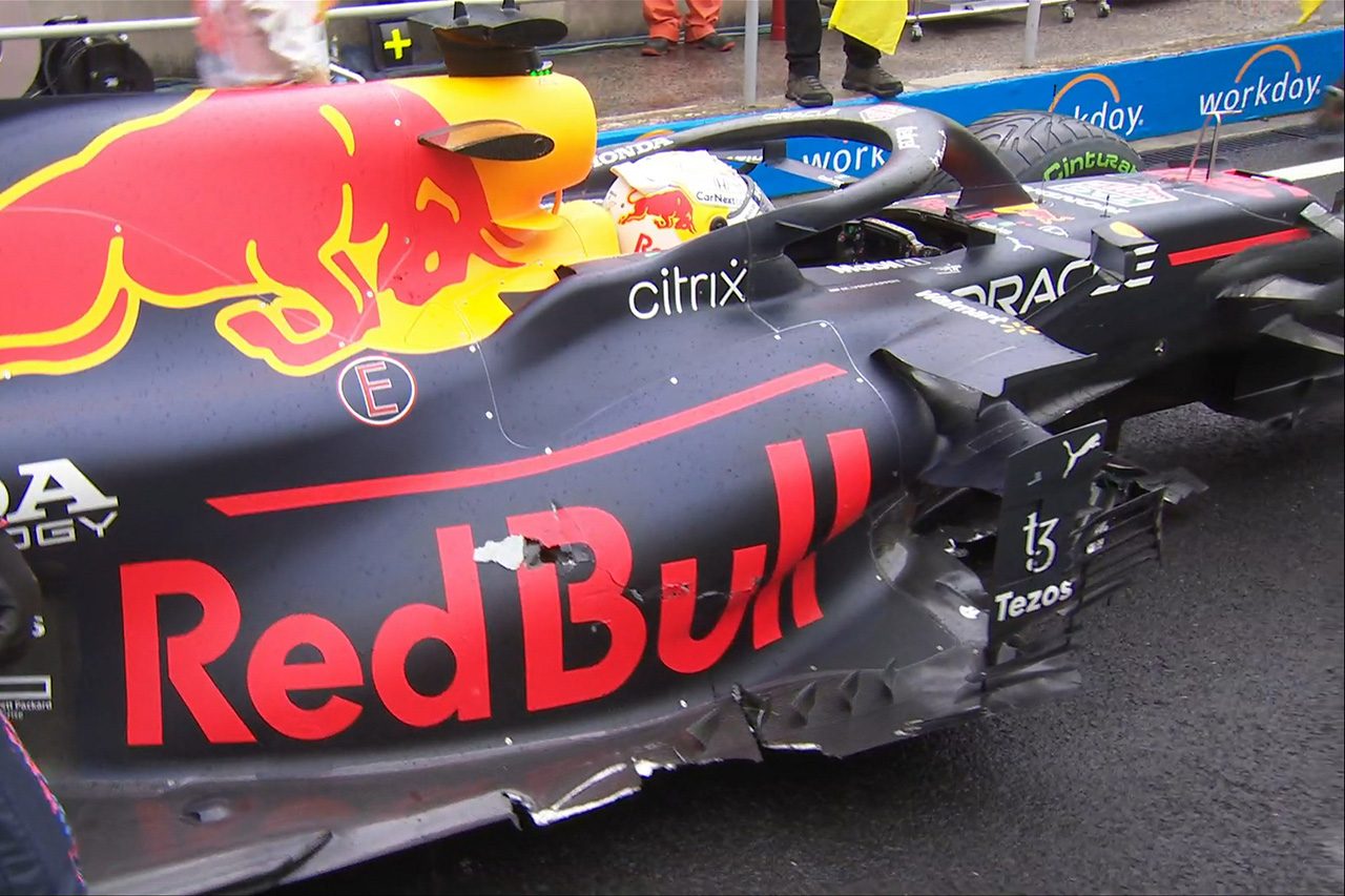 ダメージを負ったマックス・フェルスタッペンのRB16B