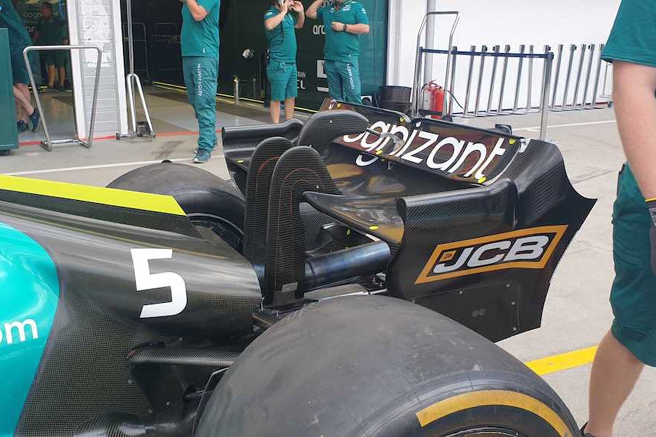 アストンマーティンF1のリアウイング