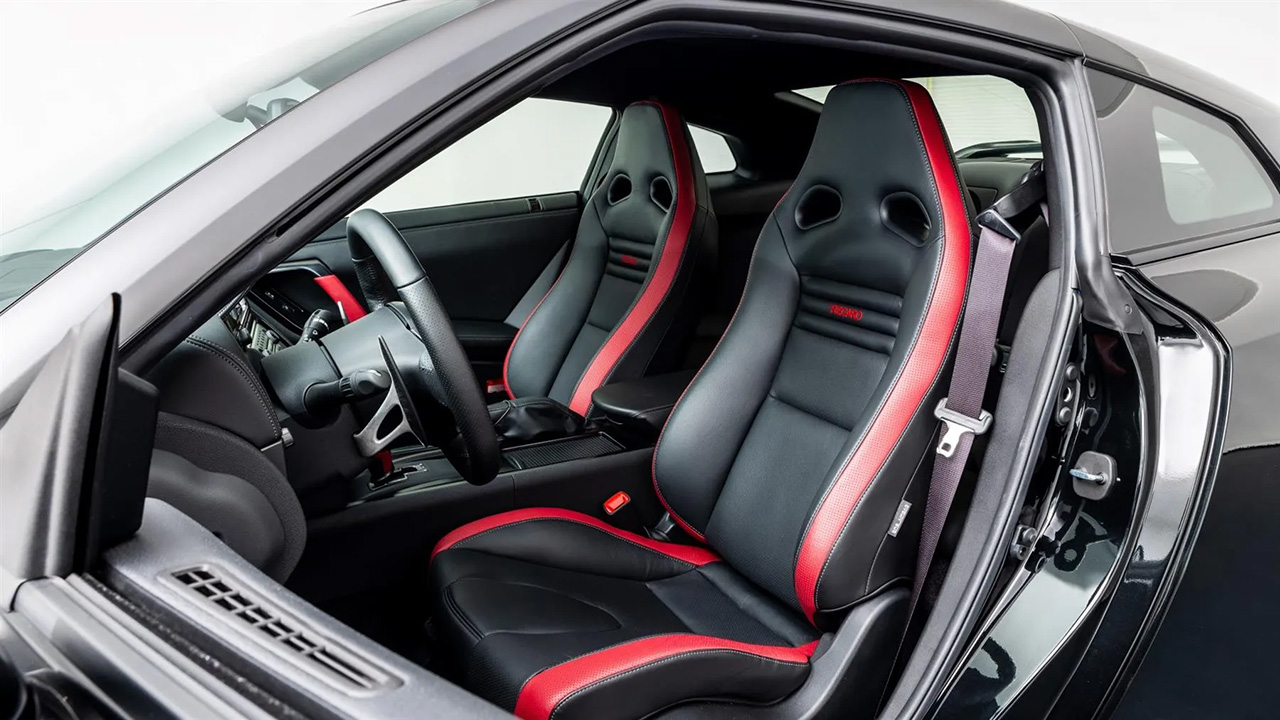セバスチャン・ベッテル 日産 GT-R Black Edition(R35)
