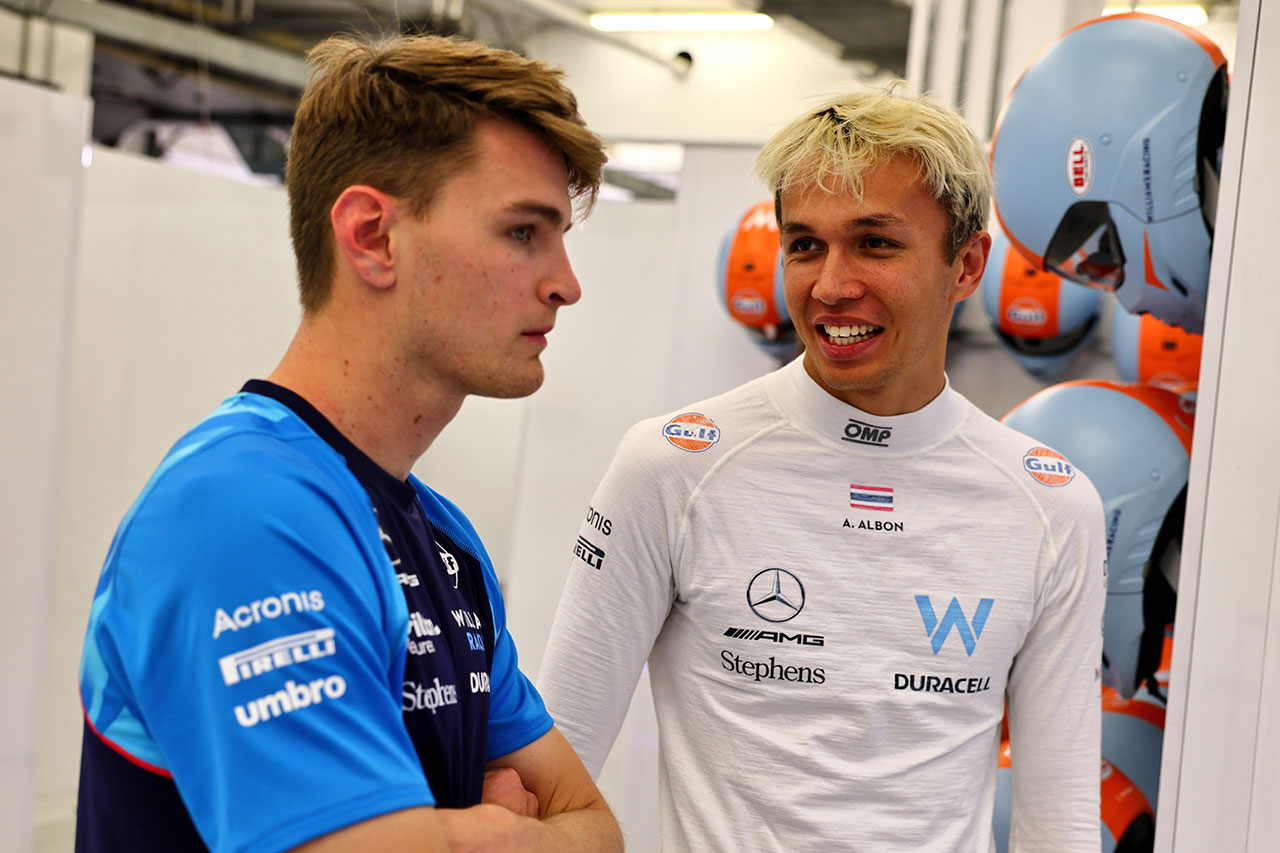 アレクサンダー・アルボンとローガン・サージェント（2023年F1バーレーンGP 1日目）