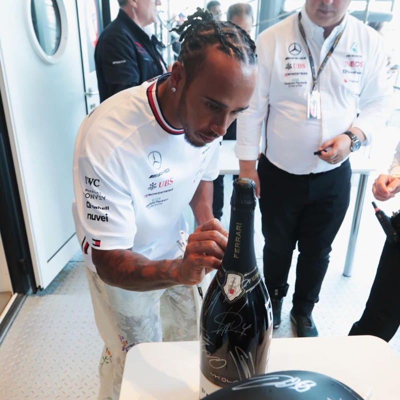 F1、エミリア・ロマーニャ州を支援するチャリティオークションを実施 - ルイス・ハミルトン