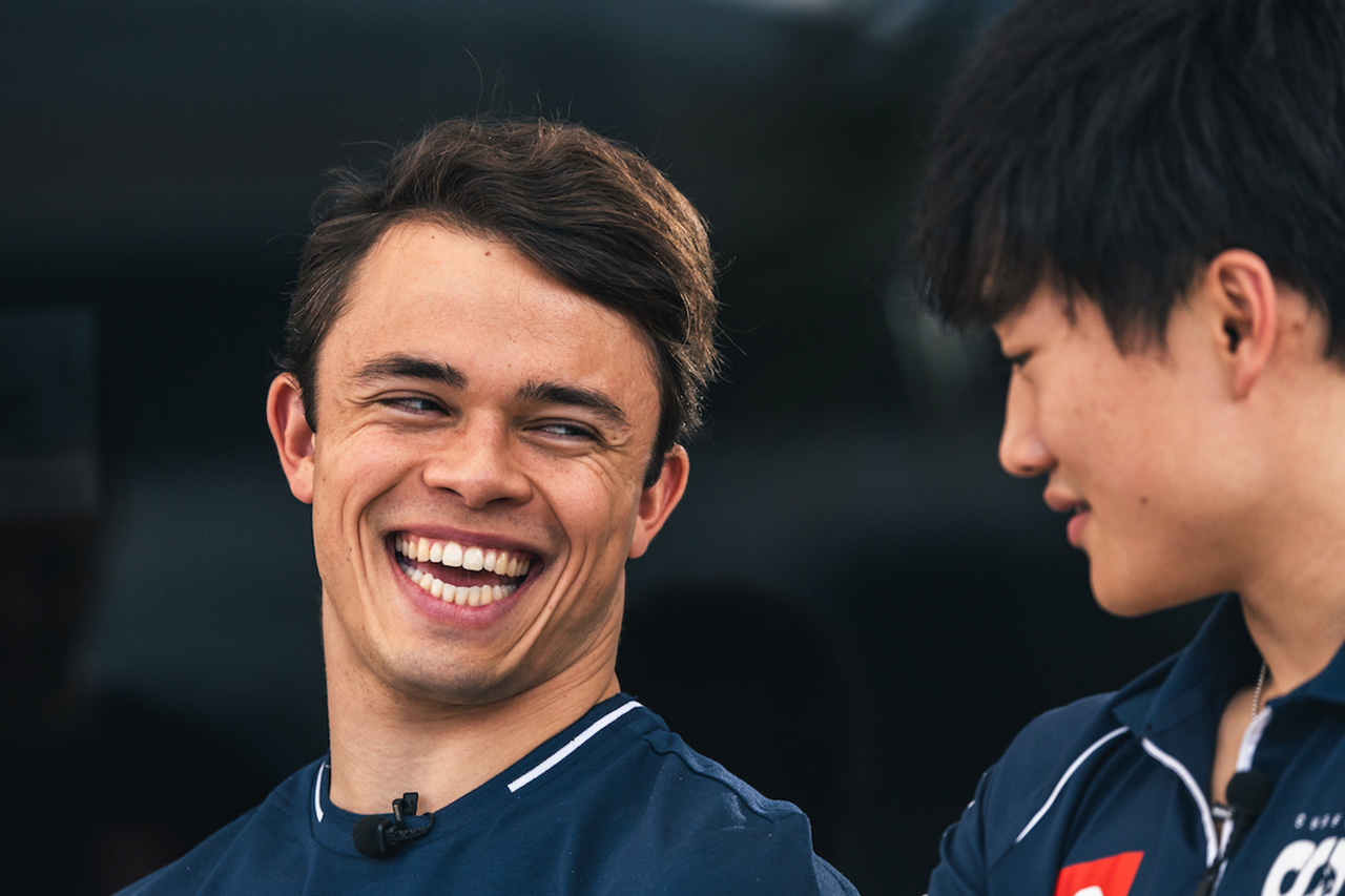 角田裕毅とニック・デ・フリース F1 スクーデリア・アルファタウリ