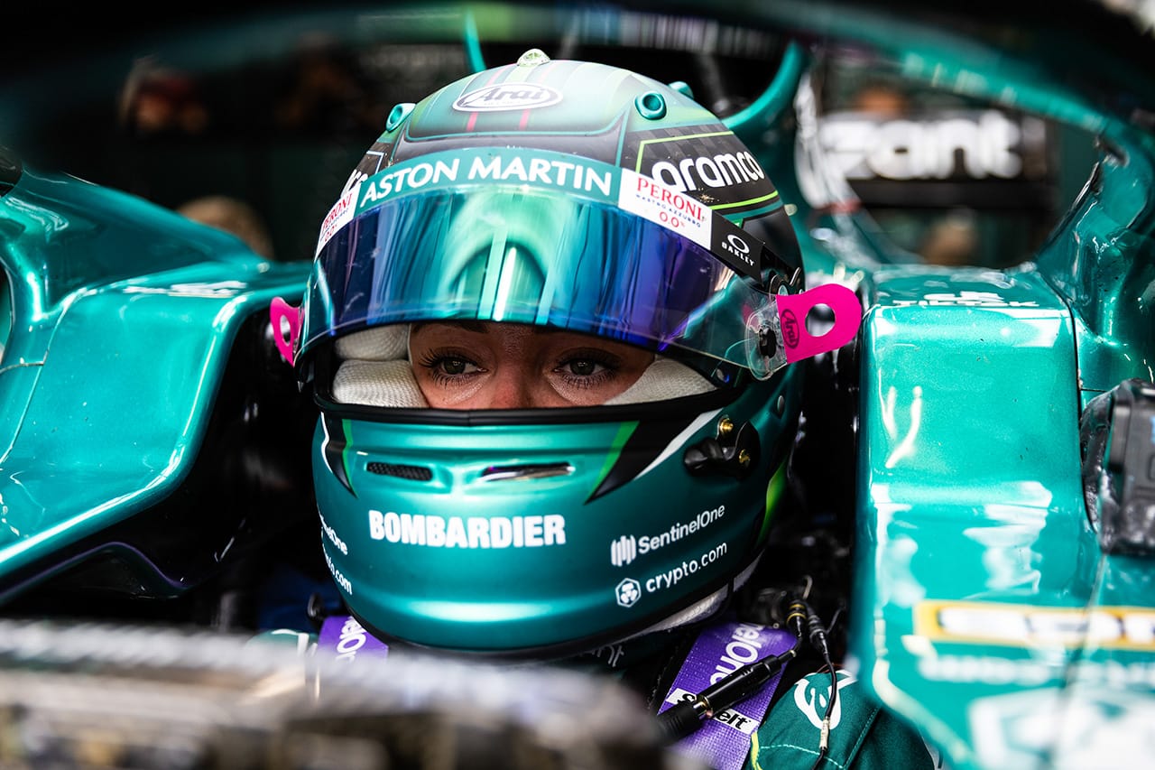ジェシカ・ホーキンス フォーミュラ1カー アストンマーティン・コグニザント・フォーミュラワンチーム F1