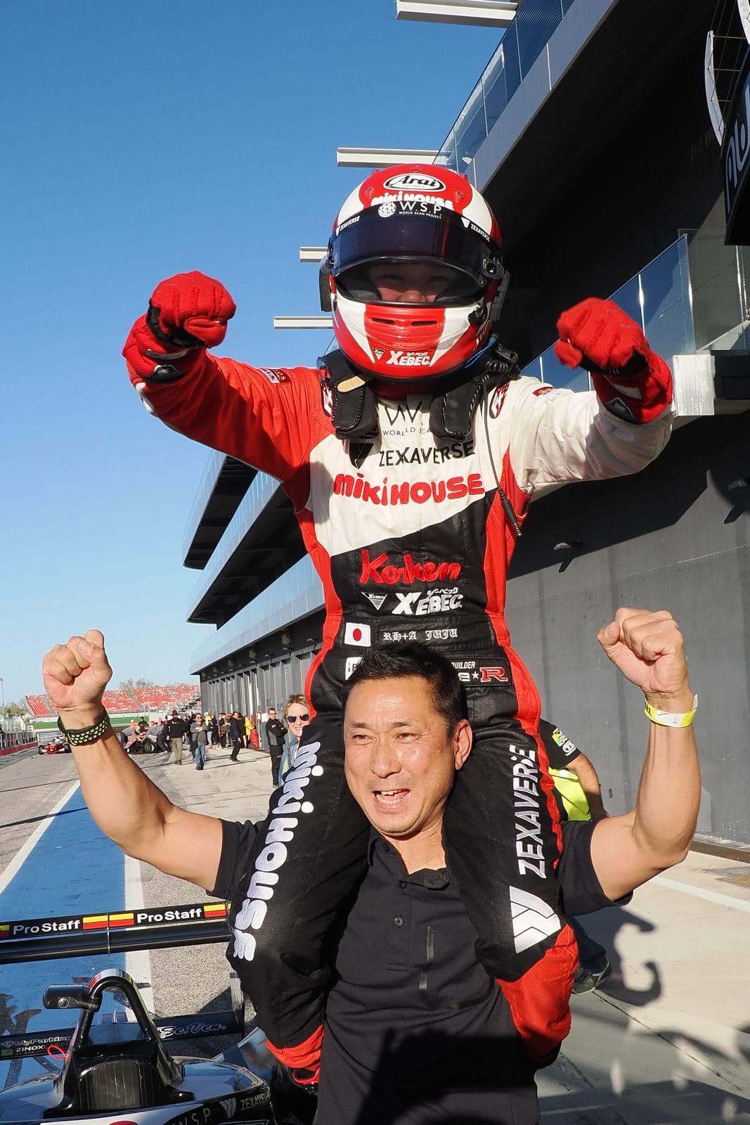 Jujuと元F1ドライバーの父、野田英樹