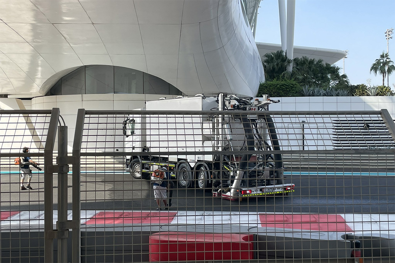 F1 アブダビテスト 奇妙な赤旗