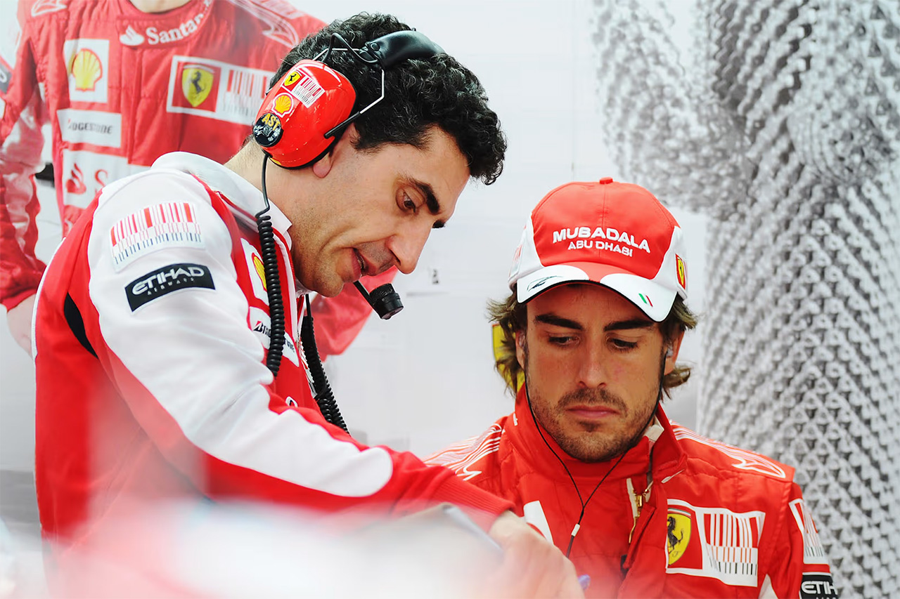 フェルナンド・アロンソとアンドレア・ステラ(現マクラーレンF1チーム代表)