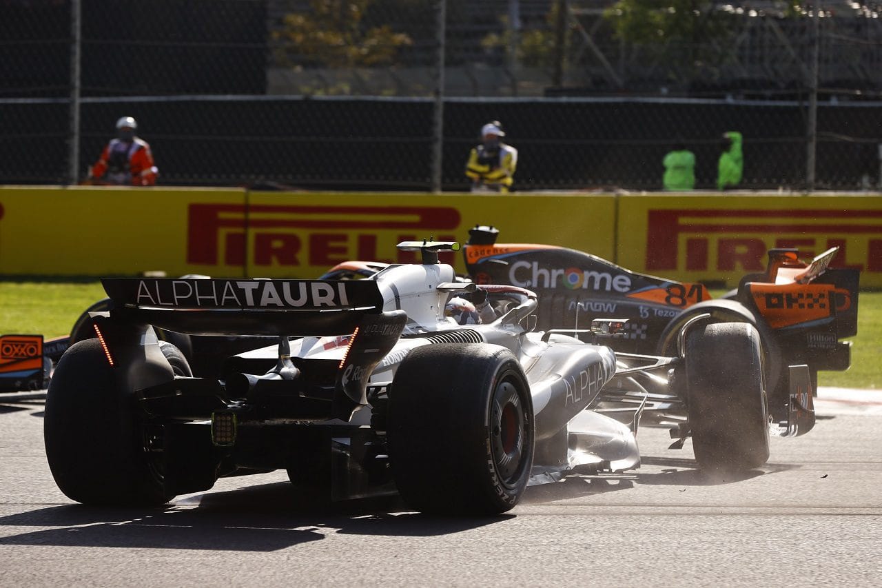 角田裕毅に追突されたオスカー・ピアストリ (2023年F1メキシコGP)
