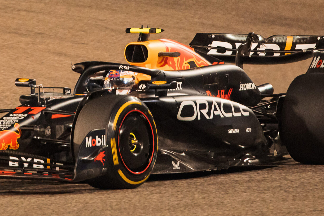 レッドブル・RB20 エンジンカバー