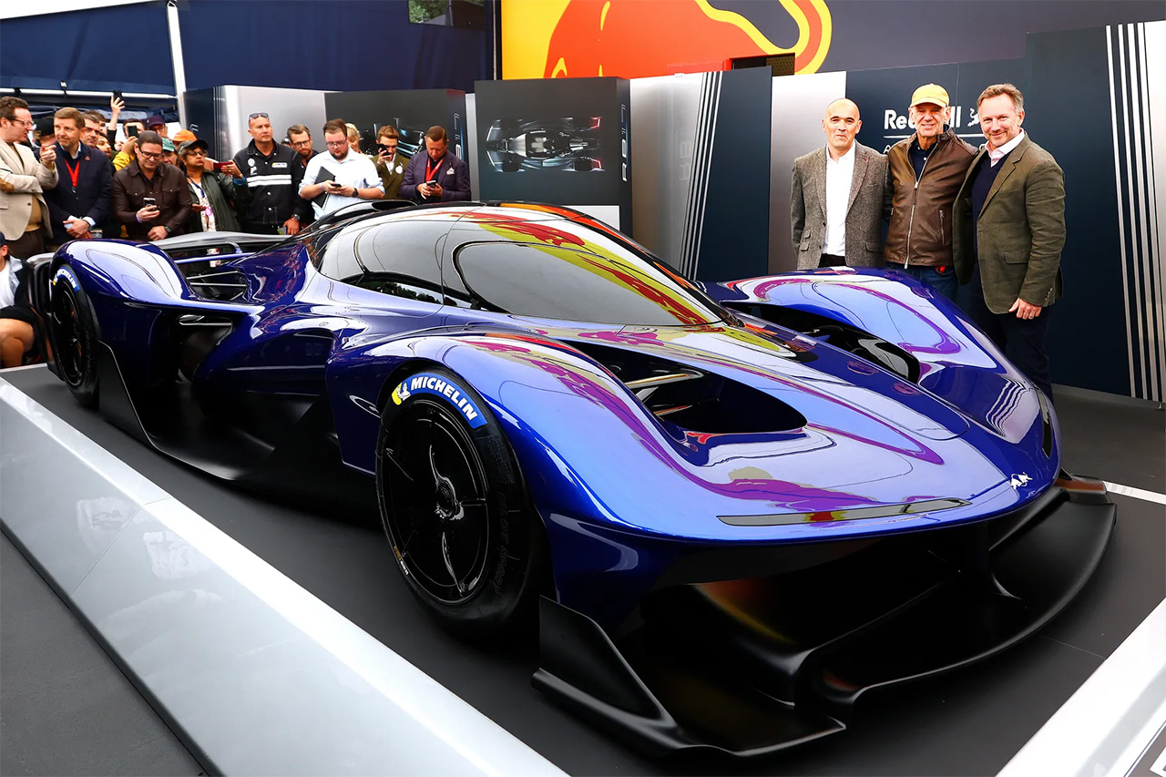 エイドリアン・ニューウェイ レッドブル RB17 ハイパーカー