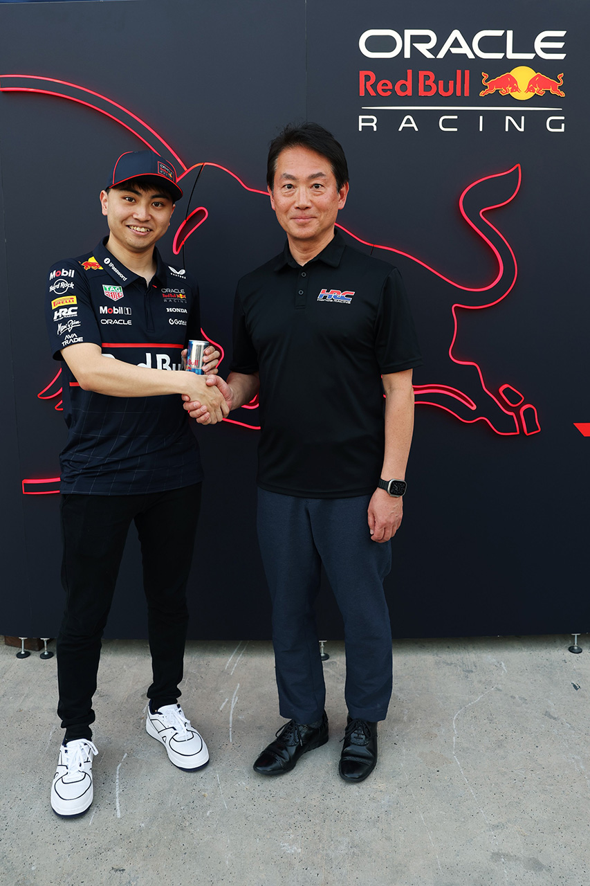 岩佐歩夢とホンダ・レーシングの渡辺康治社長